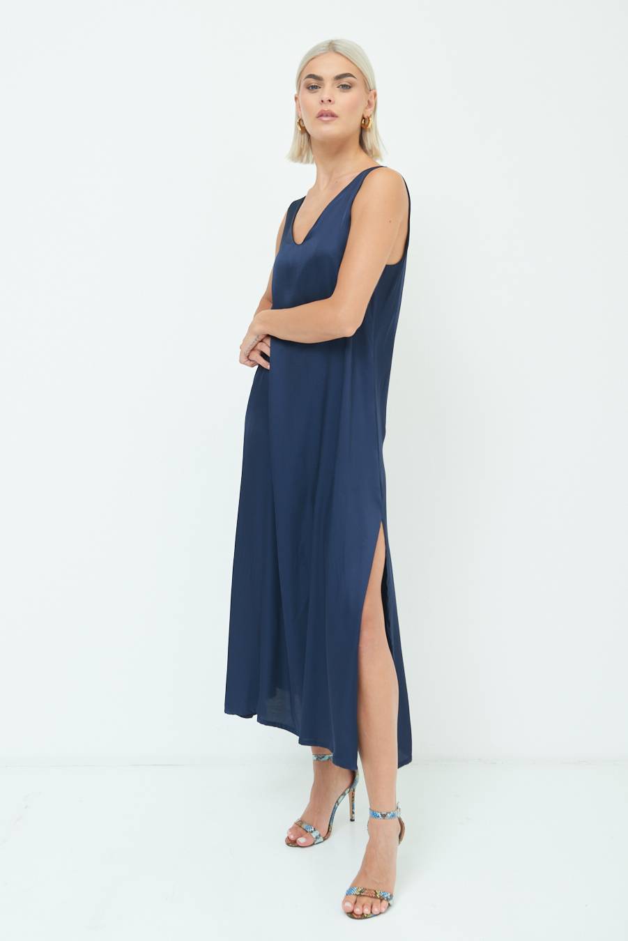 Kikisix ABITO LUNGO SMANICATO CON SPACCHI BLU