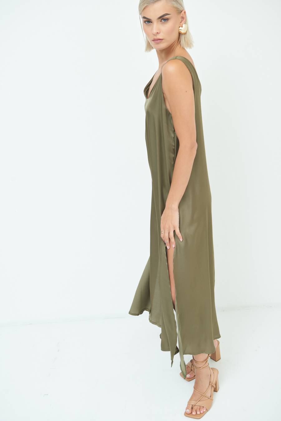 Kikisix ABITO LUNGO SMANICATO CON SPACCHI VERDE MILITARE Moda