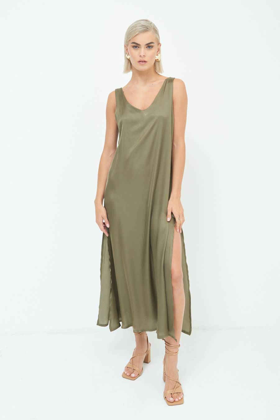 Kikisix ABITO LUNGO SMANICATO CON SPACCHI VERDE MILITARE Moda