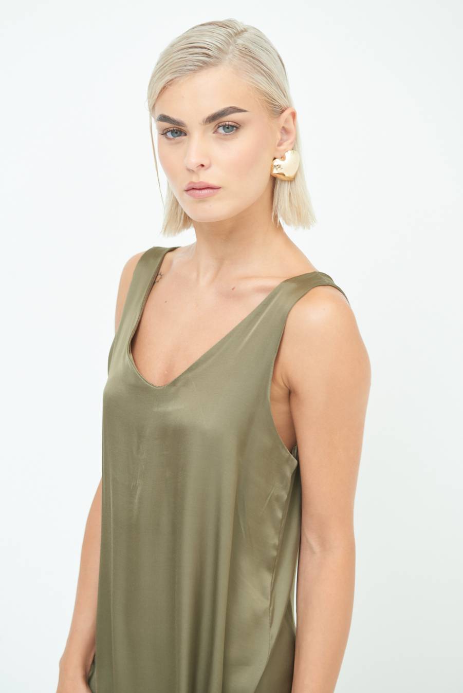 Kikisix ABITO LUNGO SMANICATO CON SPACCHI VERDE MILITARE Moda