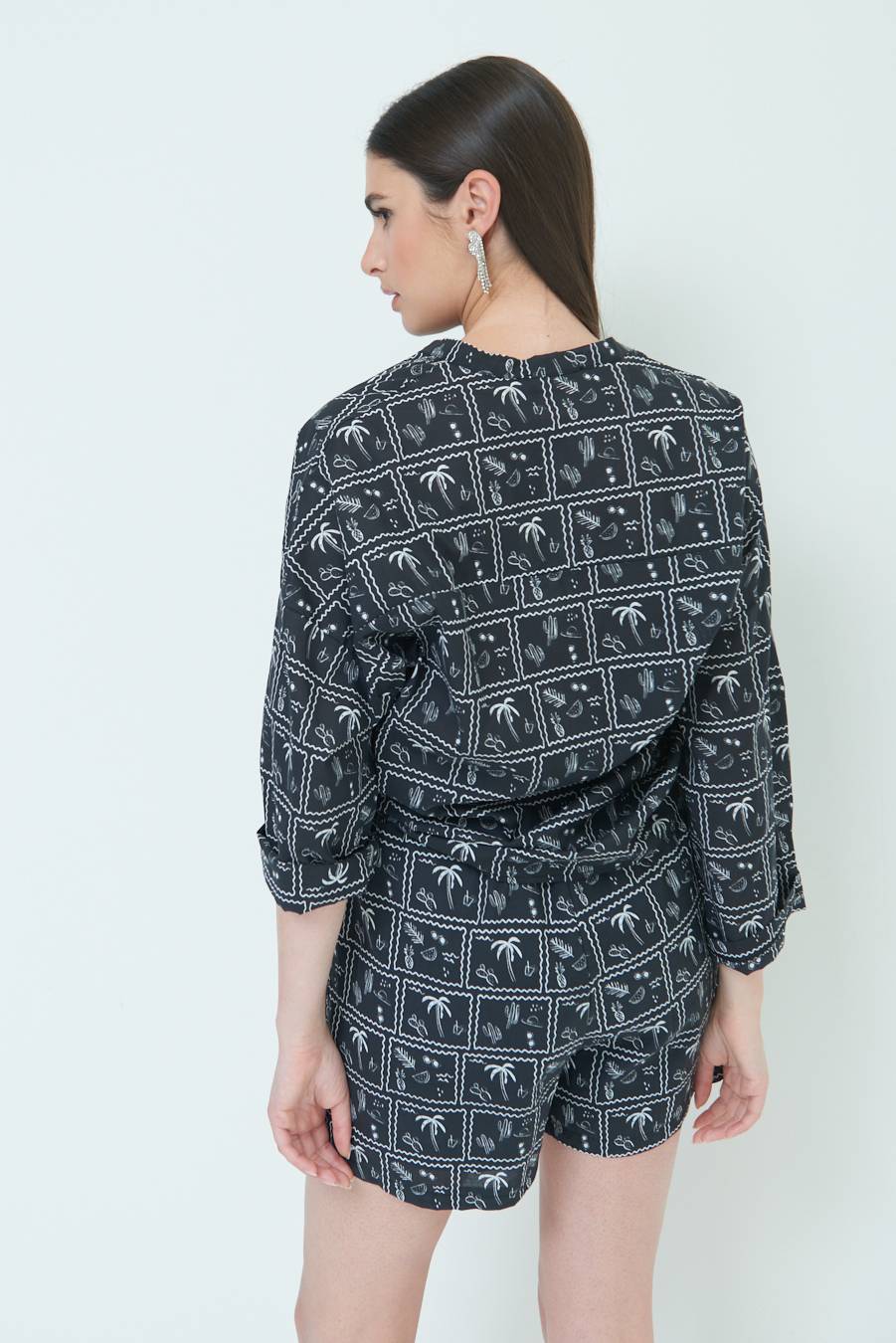 Kikisix CAMICIA CON NODO STAMPA PALME NERO Saldi