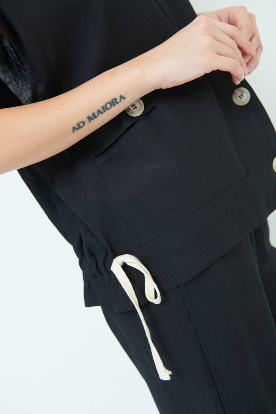 Kikisix GIACCA CAMICIA CON TASCHE VISCOSA LINO NERO 2025