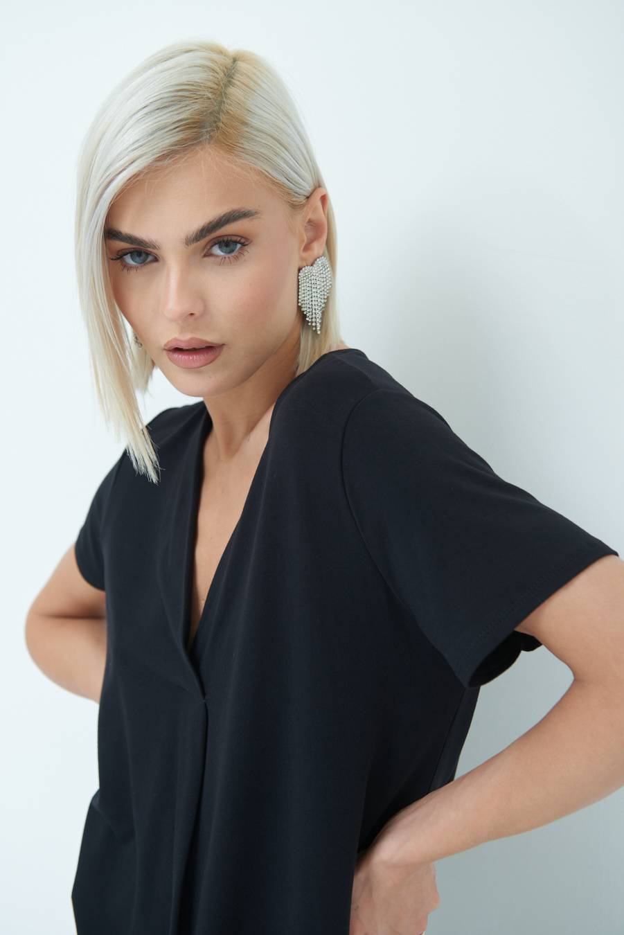 Kikisix MAGLIA VISCOSA MANICA CORTA NERO Soddisfazione Garantita