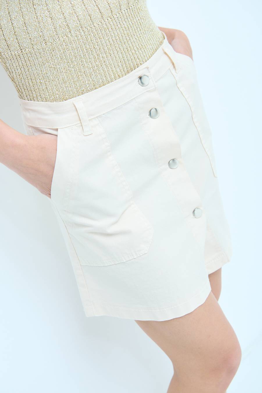 Kikisix MINIGONNA BOTTONI DV. BEIGE In Saldo
