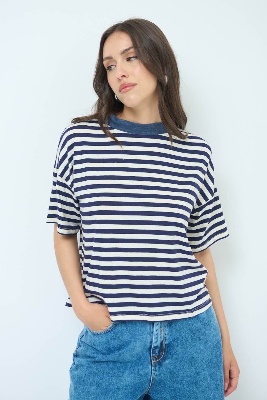Kikisix T-SHIRT OVER RIGA CON FIOCCHI VISCOSA/LINO BLU Consegna Veloce