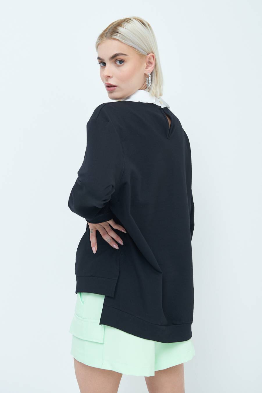 Kikisix FELPA CON COLLETTO CON STRASS NERO Sottocosto