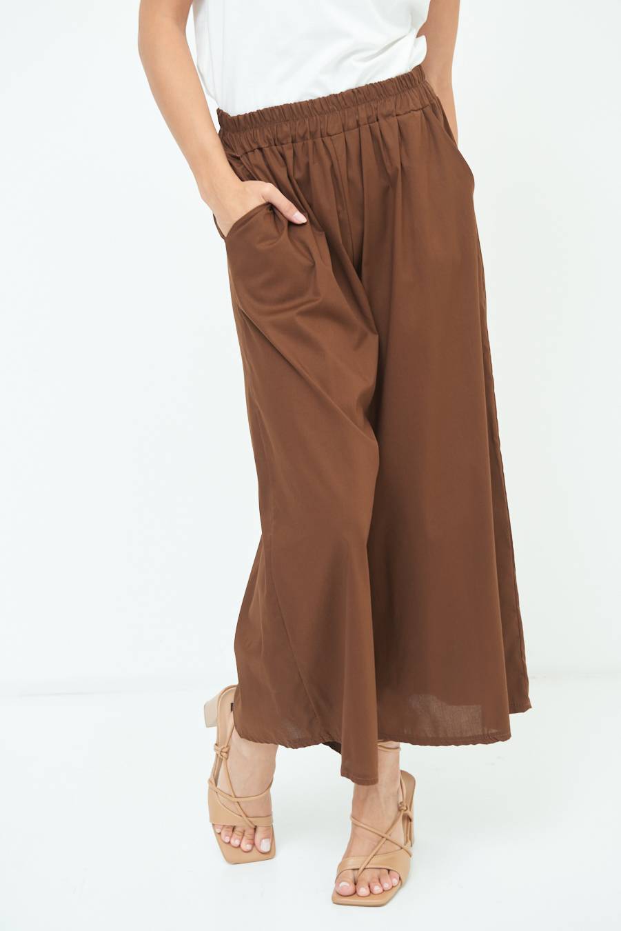 Kikisix PANTALONE CROP ELASTICO UNITO CIOCCOLATO Offerte