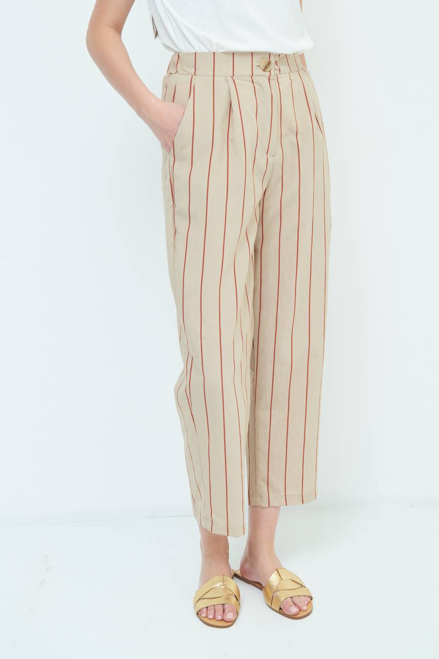 Kikisix PANTALONE CARROT CON PINCE BEIGE Saldi Di Fabbrica
