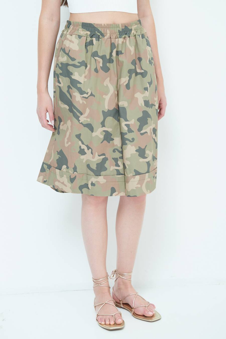 Kikisix BERMUDA CON BALZA CAMOUFLAGE VERDE MILITARE Sottocosto