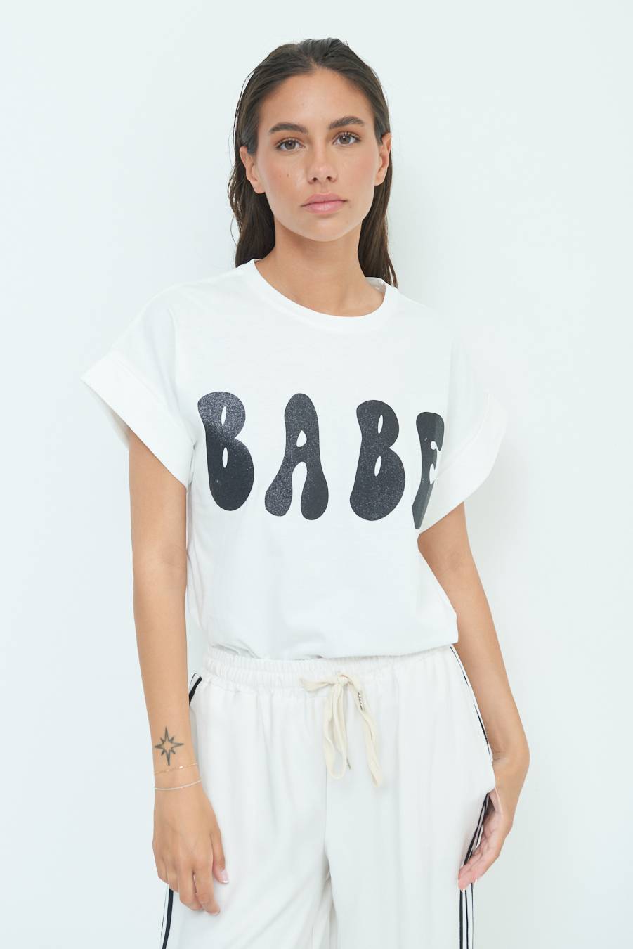 Kikisix T-SHIRT "BABE" NERO In Vendita