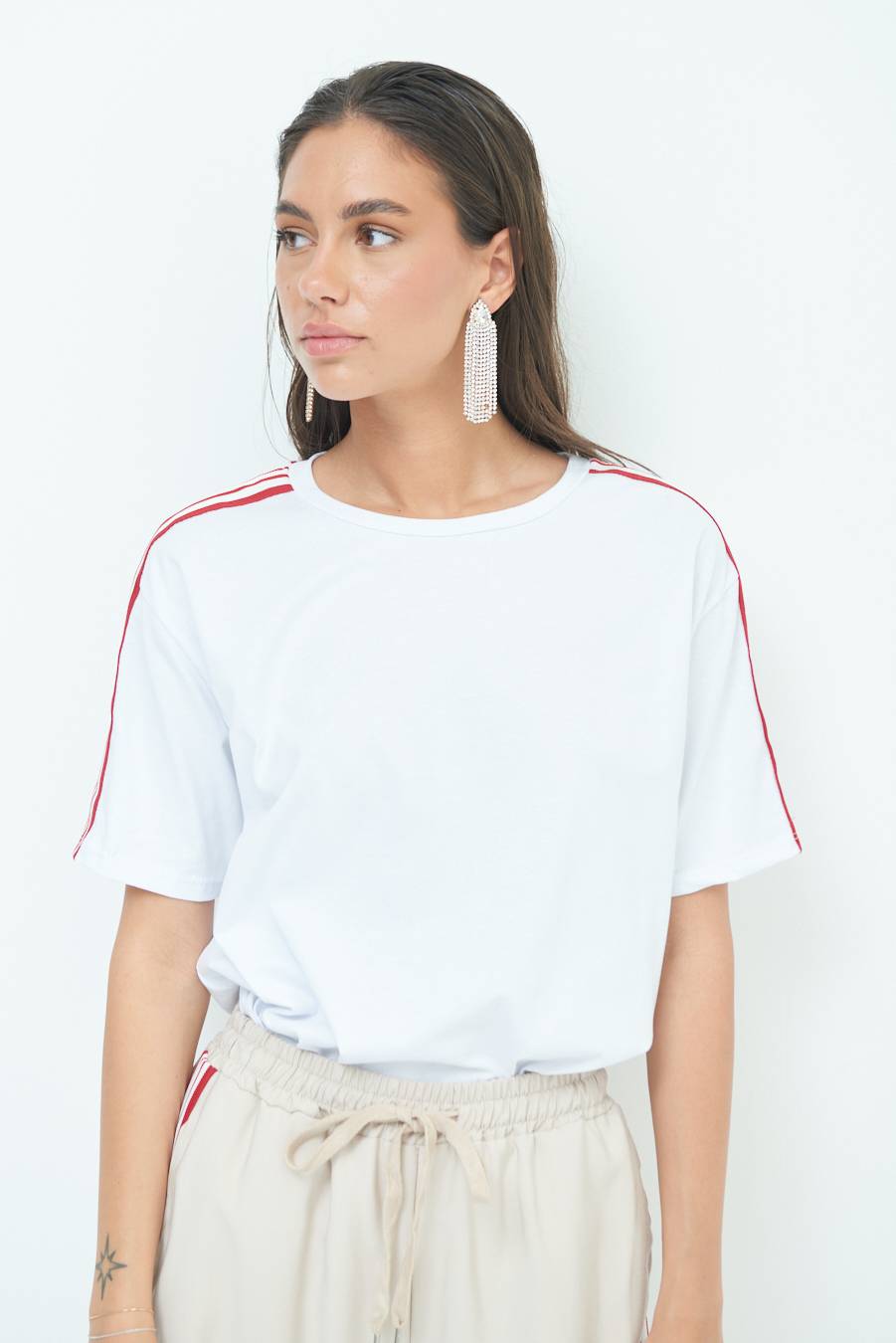 Kikisix T-SHIRT OVER CON COSTINA ROSSO Offerte