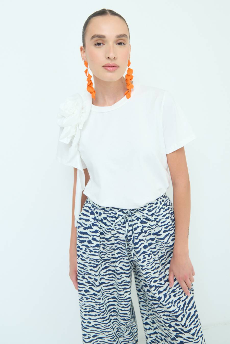 Kikisix T-SHIRT FIORE POPELINE BIANCO Italia