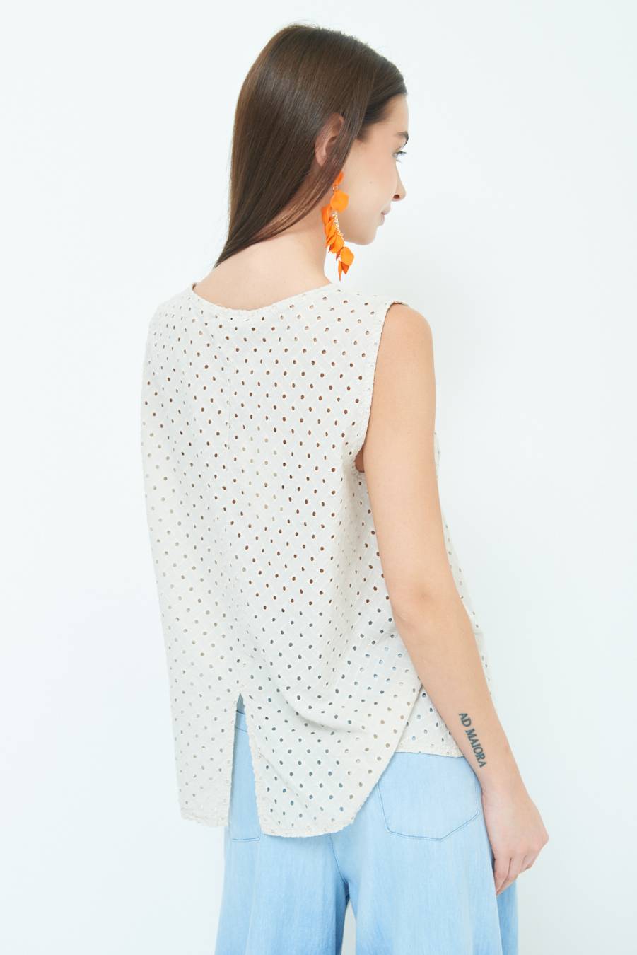 Kikisix TOP SMANICATO SANGALLO SABBIA Sconto