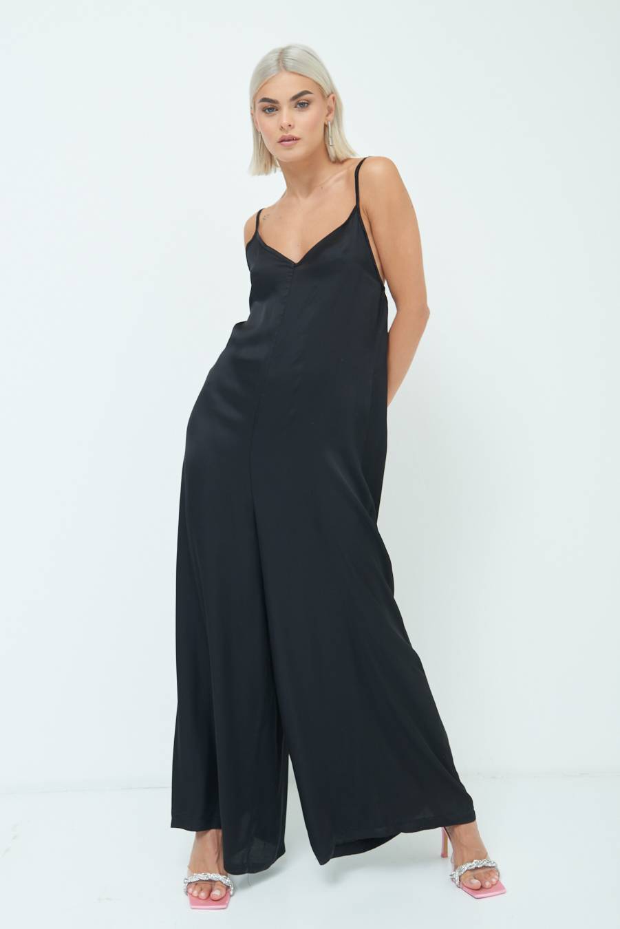 Kikisix TUTA PALAZZO RASO NERO Moda