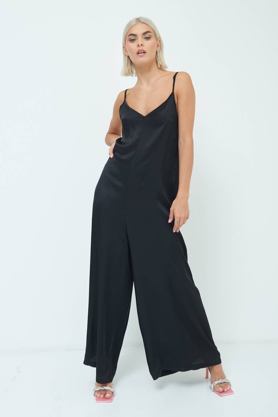Kikisix TUTA PALAZZO RASO NERO Moda