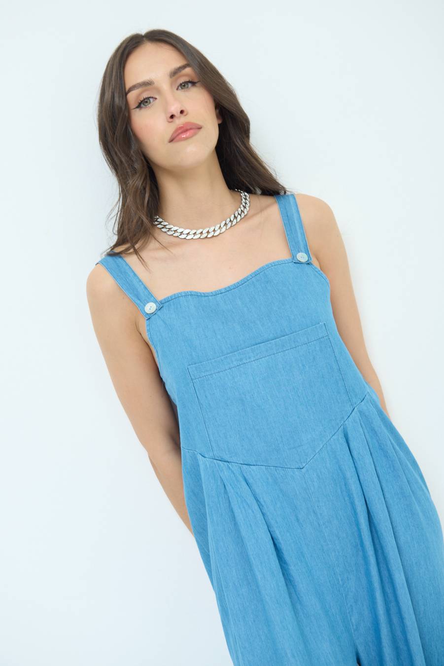 Kikisix SALOPETTE TASCA DAVANTI CHAMBRAY BLU MEDIO 2025