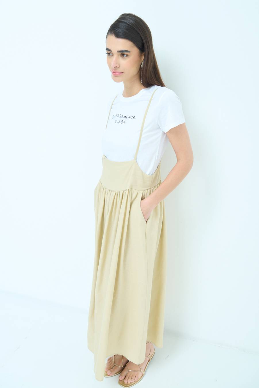 Kikisix ABITO CON TAGLIO SENO MISTO VISCOSA BEIGE Offerta