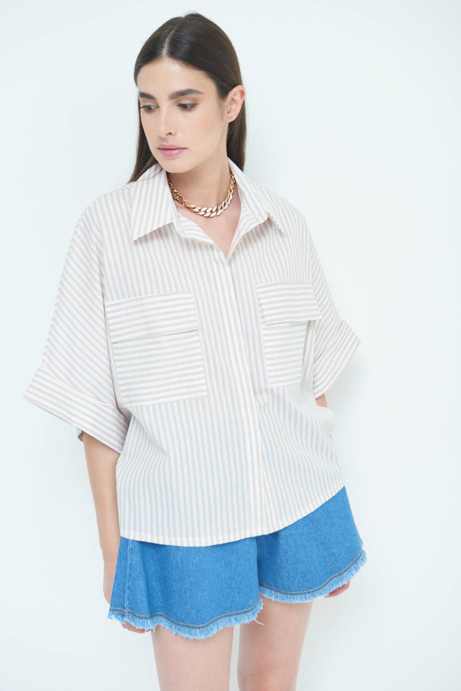 Kikisix CAMICIA OVER CON TASCHEBEIGE Novità
