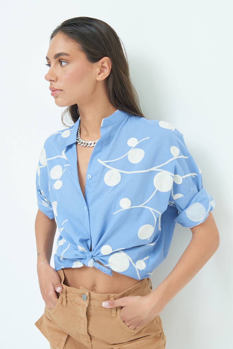 Kikisix CAMICIA NODO RICAMO CERCHIO CELESTE Sconto