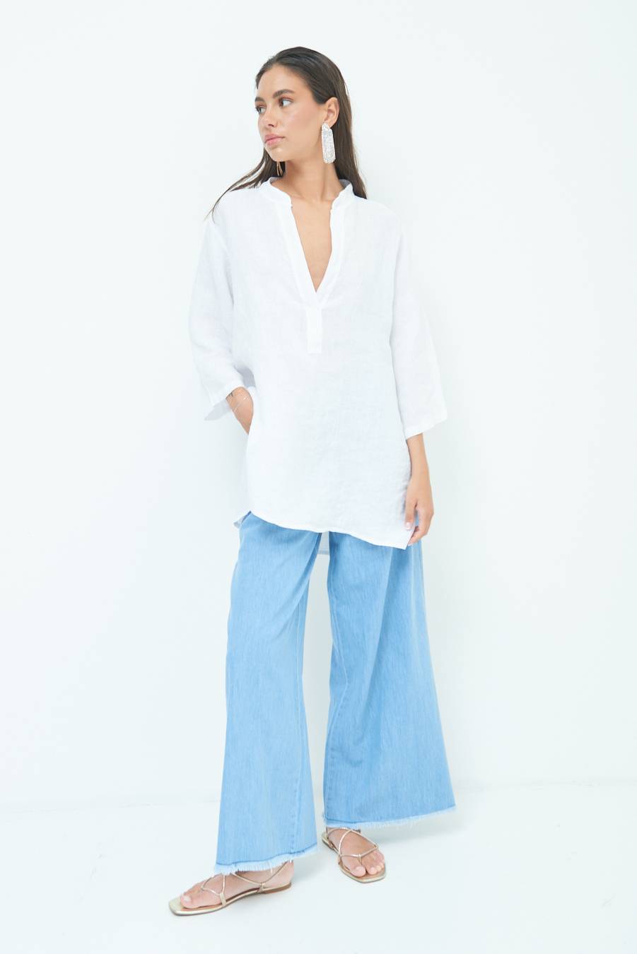Kikisix CAMICIA COLLO COREANA OVERSIZE CON SPACCHI BIANCO Economico