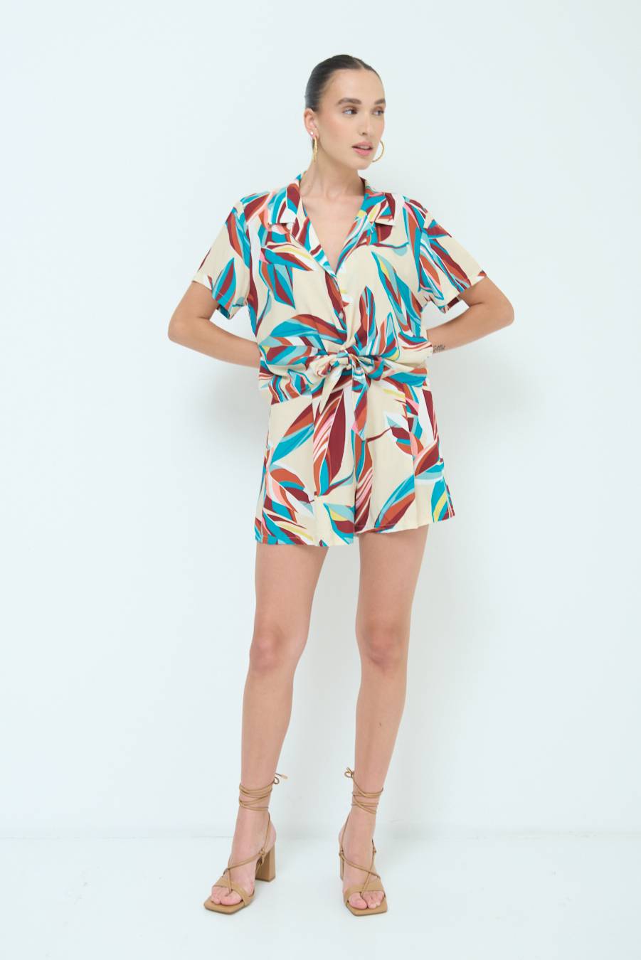 Kikisix CAMICIA ANNODATA STAMPATA A FOGLIE COLORATE ACQUA Ultimi tre giorni