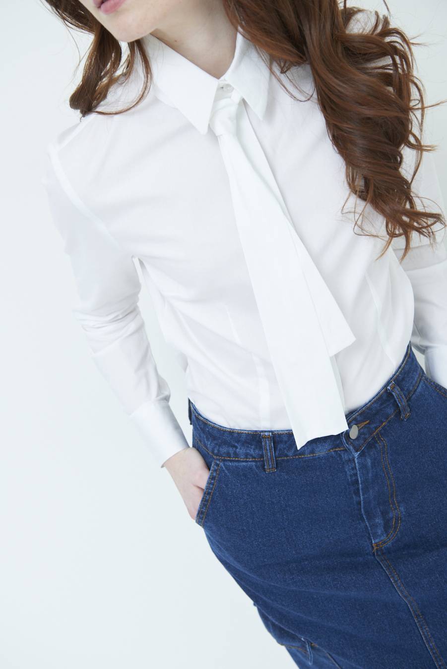 Kikisix CAMICIA CON CRAVATTA IN TINTA BIANCO Acquista Ora