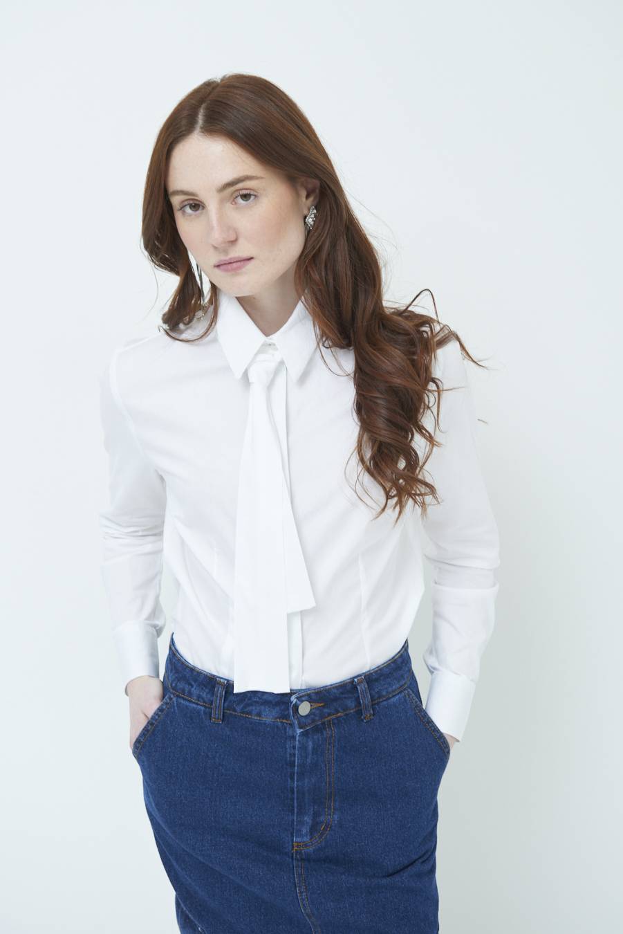 Kikisix CAMICIA CON CRAVATTA IN TINTA BIANCO Acquista Ora