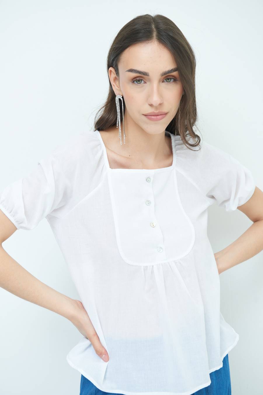 Kikisix CAMICIA CON BOTTONCINI DAV. COTONE BIANCO Offerte