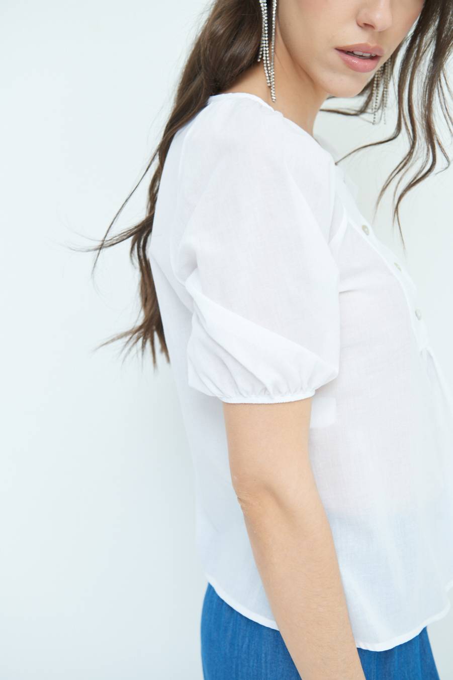 Kikisix CAMICIA CON BOTTONCINI DAV. COTONE BIANCO Offerte