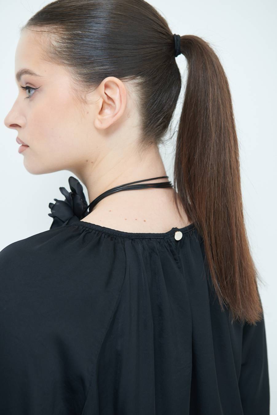 Kikisix CASACCA RASO VISCOSA INCRESPATA COLLO NERO Nuova