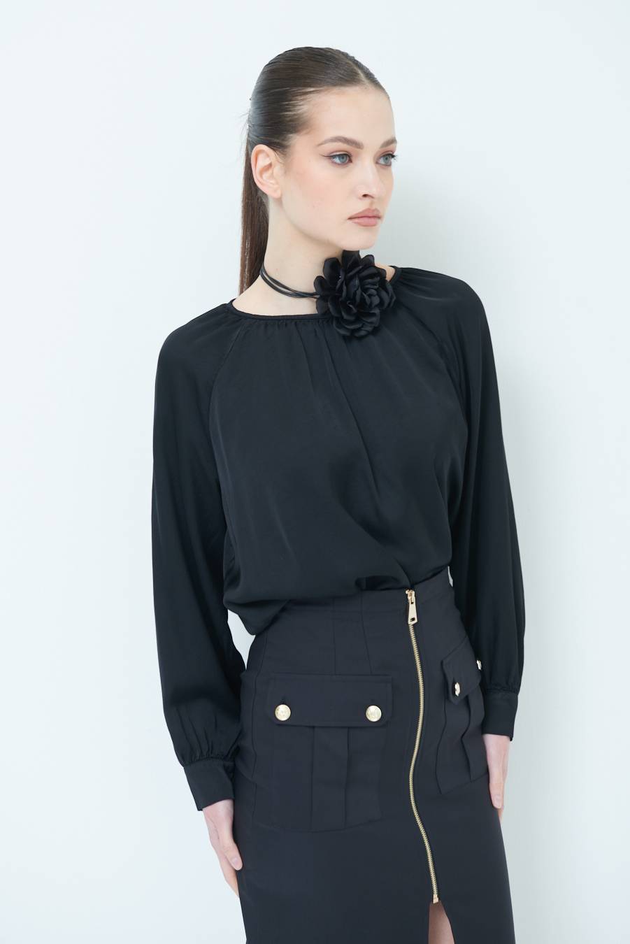 Kikisix CASACCA RASO VISCOSA INCRESPATA COLLO NERO Nuova