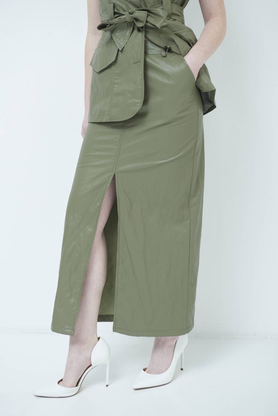 Kikisix GONNA ECOPELLE STROPICCIATA VERDE MILITARE Saldi