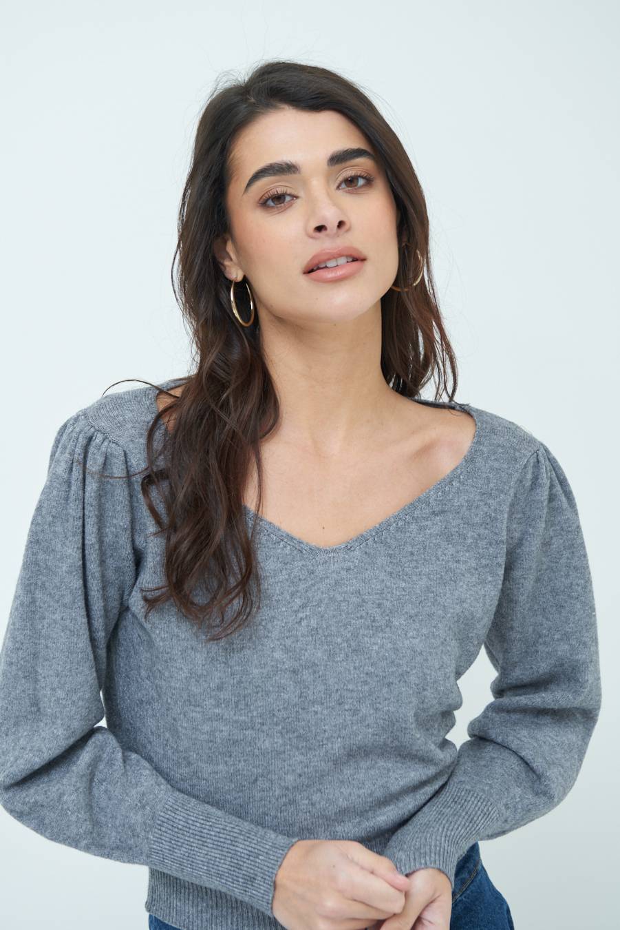 Kikisix MAGLIA SCOLLO V CON MANICA INCRESPATA GRIGIO Nuova