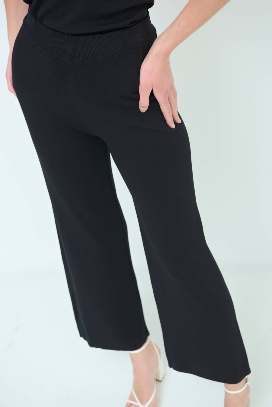 Kikisix PANTALONE PALAZZO MAGLIERIA NERO Affare Del Giorno