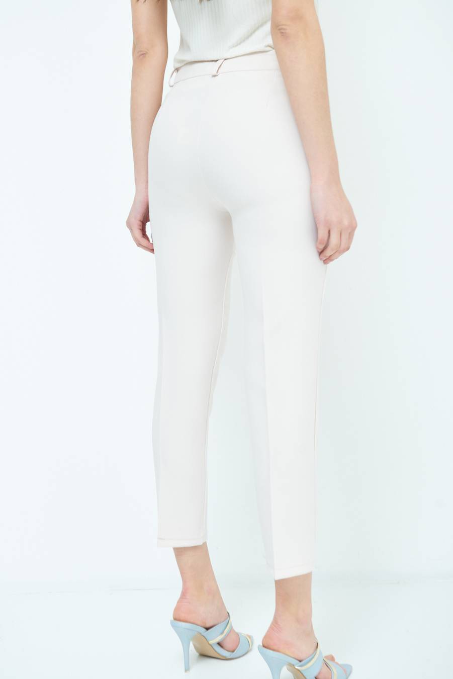 Kikisix PANTALONE SIGARETTA BEIGE Saldi