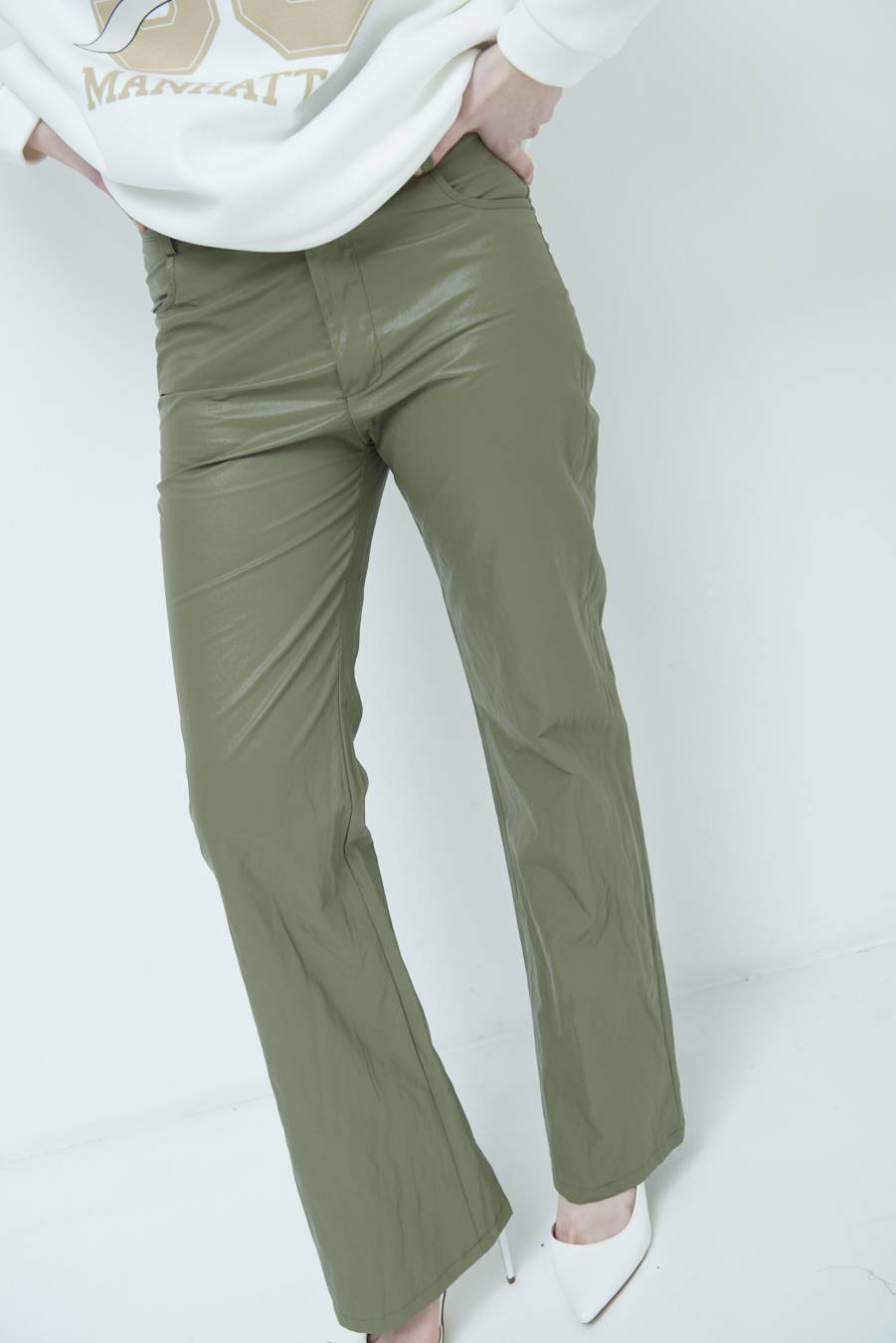 Kikisix PANTALONE ECOPELLE STROPICCIATA VERDE MILITARE Negozi Online