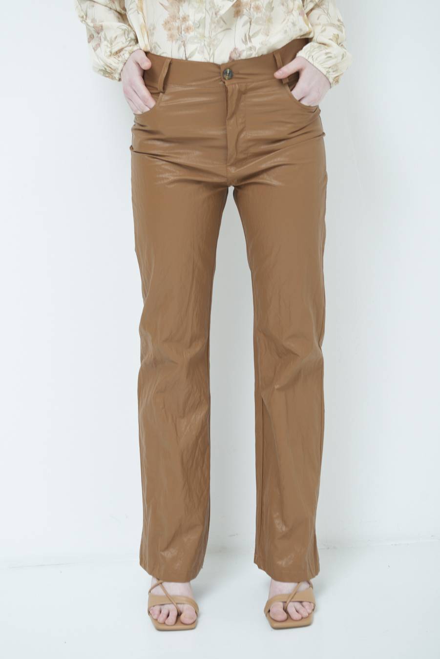 Kikisix PANTALONE ECOPELLE STROPICCIATA BEIGE Consegna Veloce