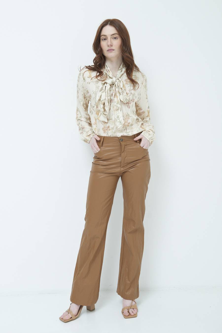 Kikisix PANTALONE ECOPELLE STROPICCIATA BEIGE Consegna Veloce