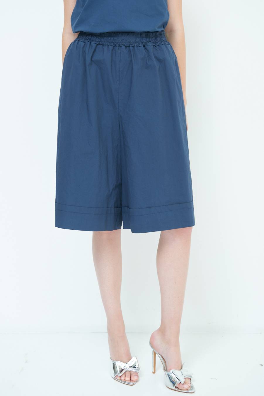 Kikisix PANTALONE CROP CON RISVOLTO BLU Fino Al -60%
