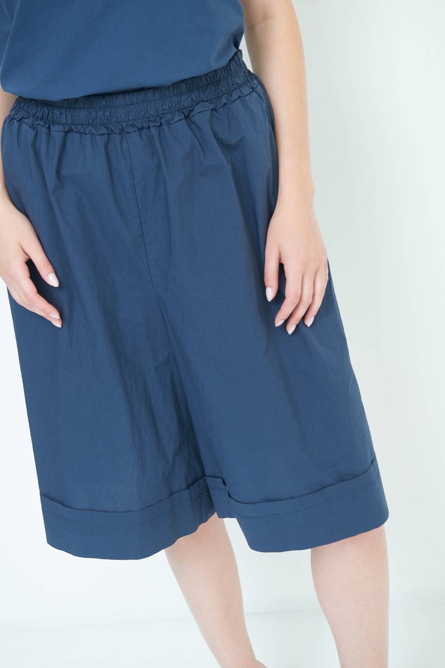 Kikisix PANTALONE CROP CON RISVOLTO BLU Fino Al -60%