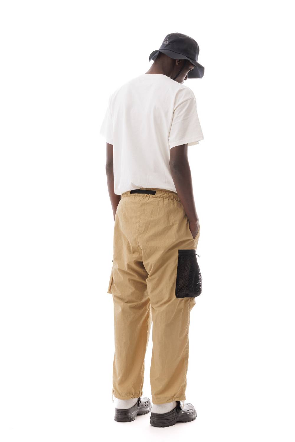Lc23 Nylon Cargo Pants Camel Acquista Ora