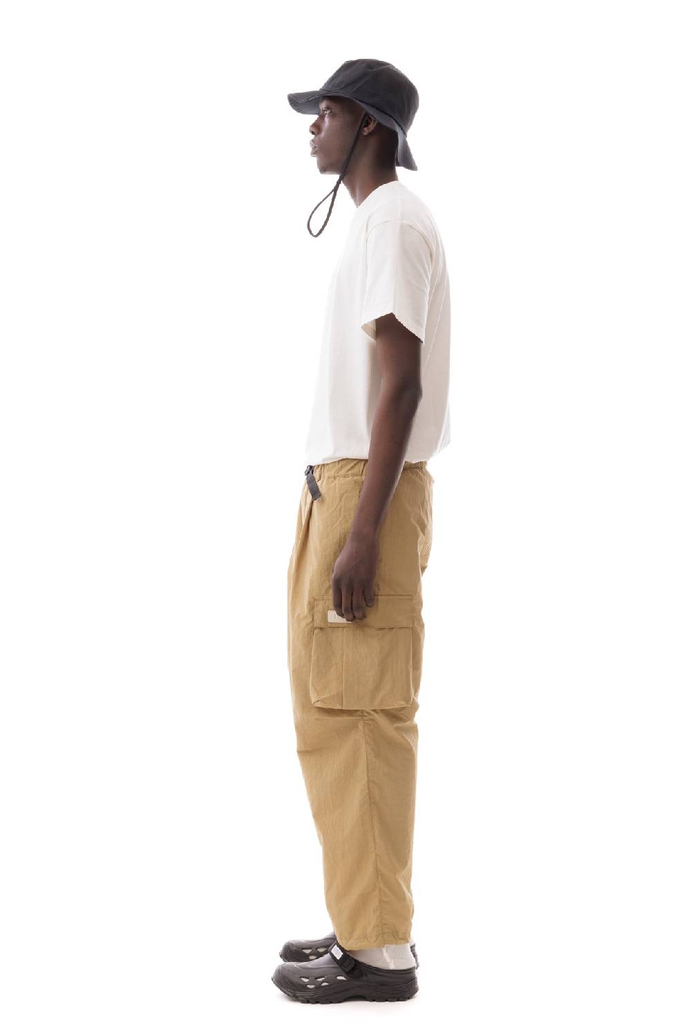 Lc23 Nylon Cargo Pants Camel Acquista Ora