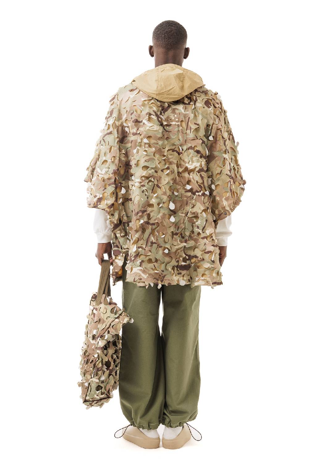 Lc23 Laserated Nylon Camo Beige Cape Coat Presa