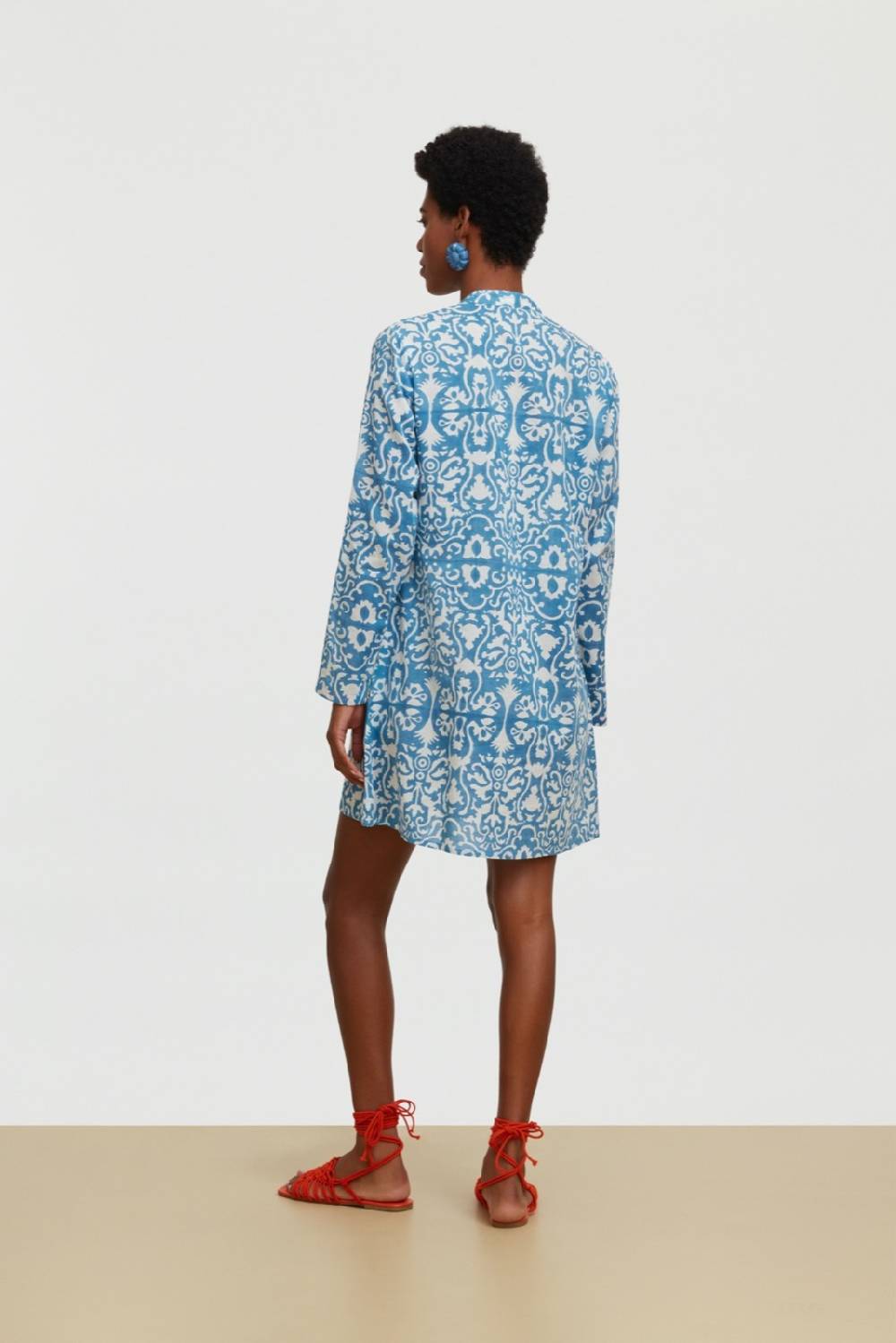 Lisa Corti kurta corta damask design white blue Saldi Di Fabbrica