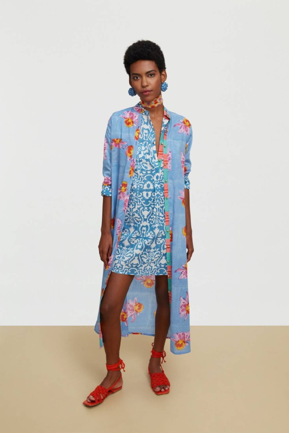 Lisa Corti kurta corta damask design white blue Saldi Di Fabbrica