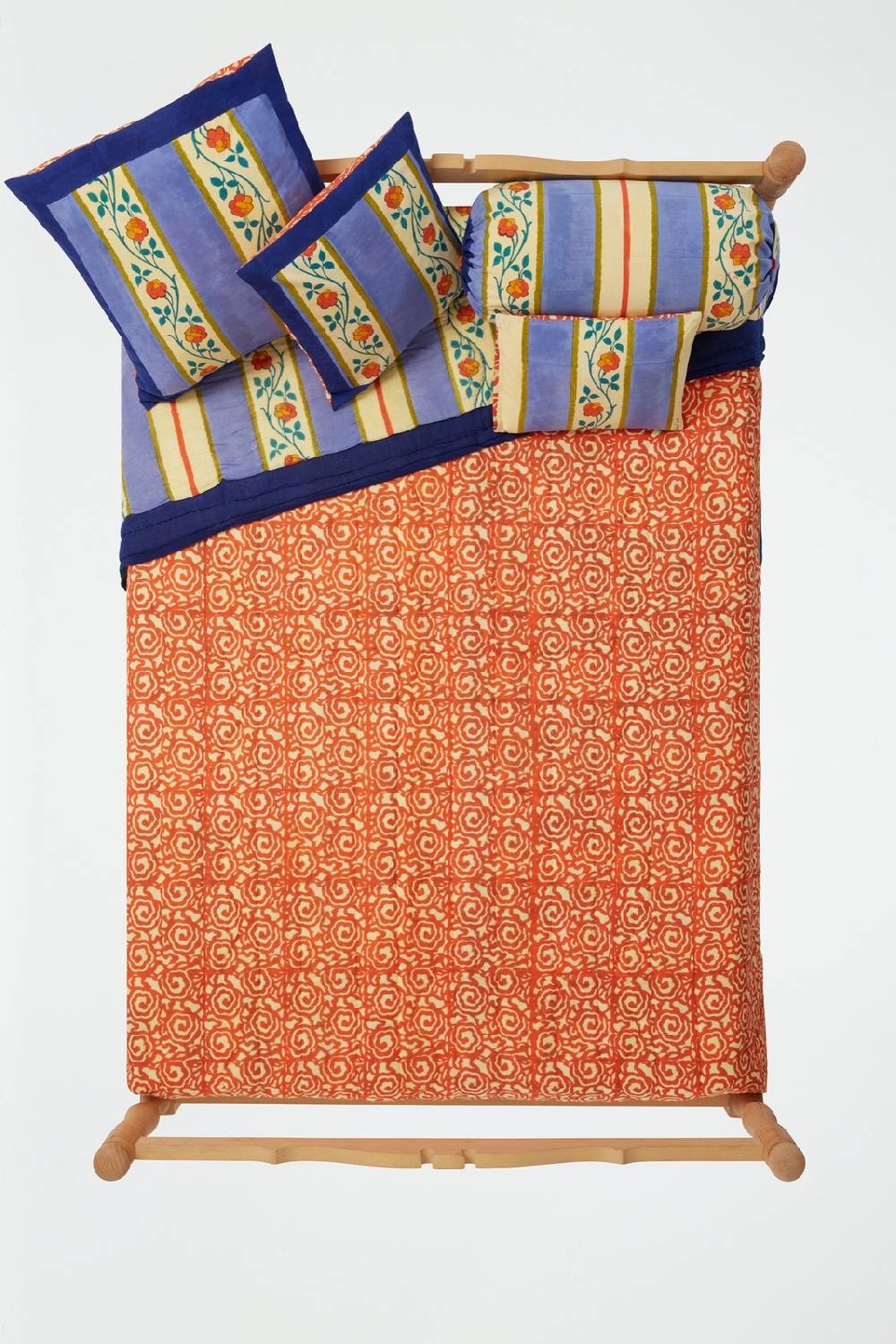 Lisa Corti trapunta reversibile 250x270cm varanasi stripes pervinch Offerte