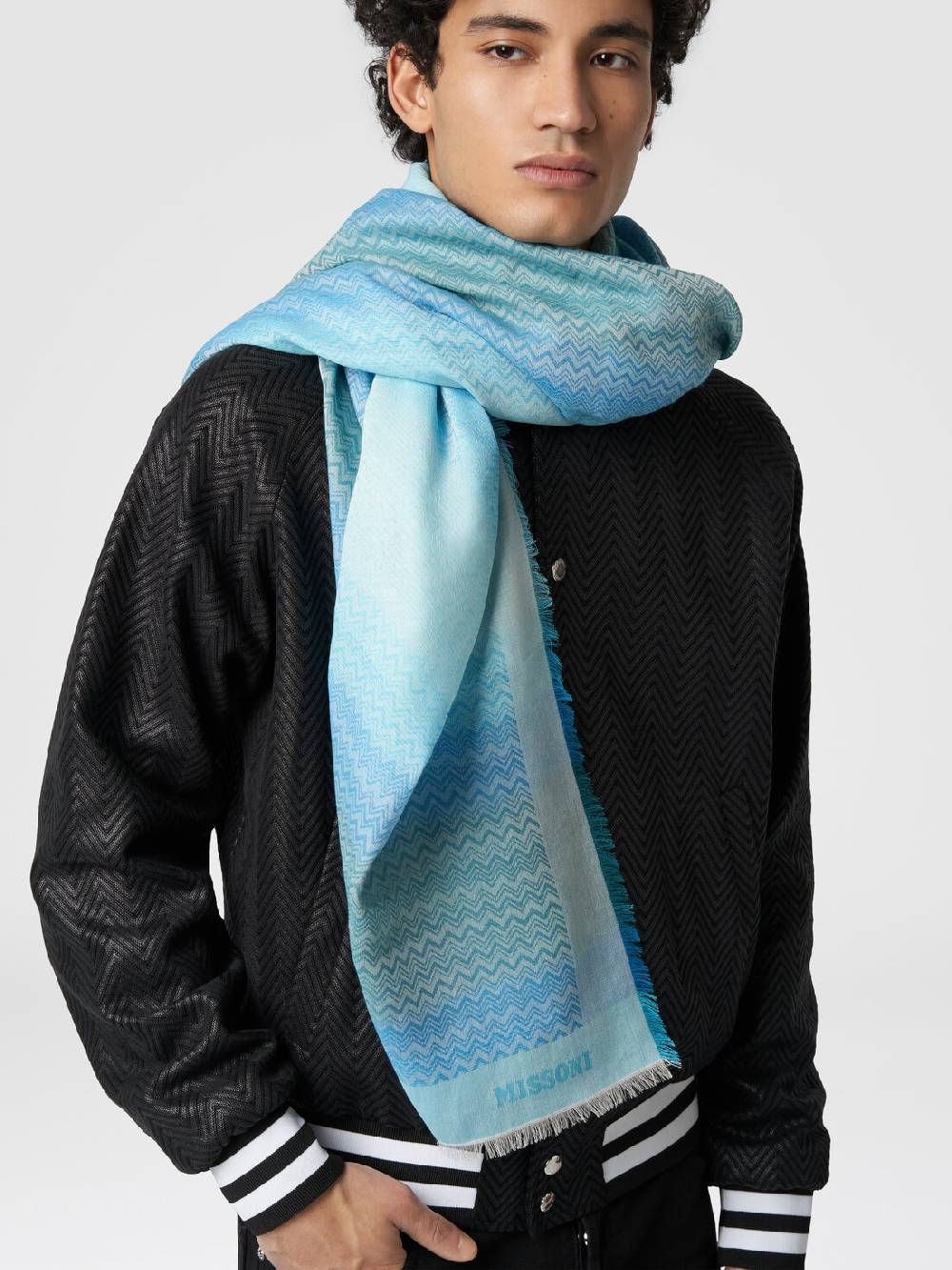 M Missoni Foulard in cotone con motivo zig zag e bordi sfrangiati Prezzo Ridotto