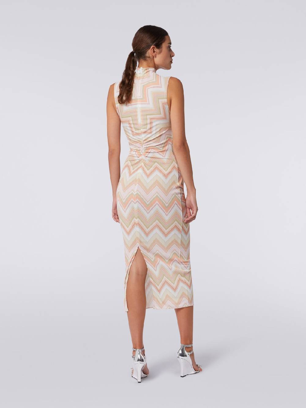 M Missoni Abito longuette in viscosa zig zag con arricciature In Vendita