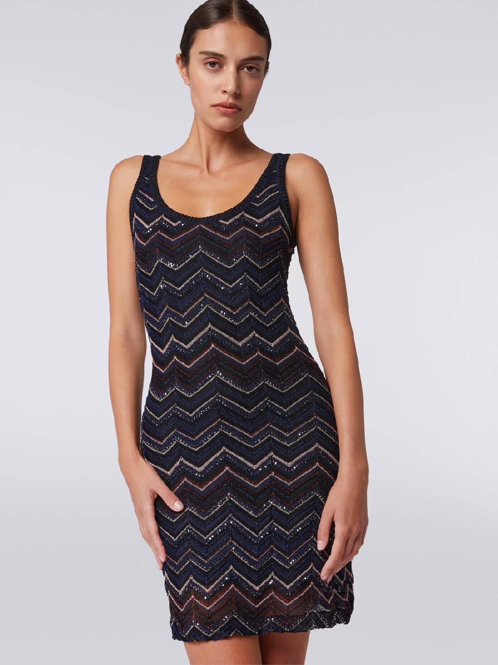 M Missoni Mini-abito senza maniche in misto viscosa zig zag con paillettes Offerte