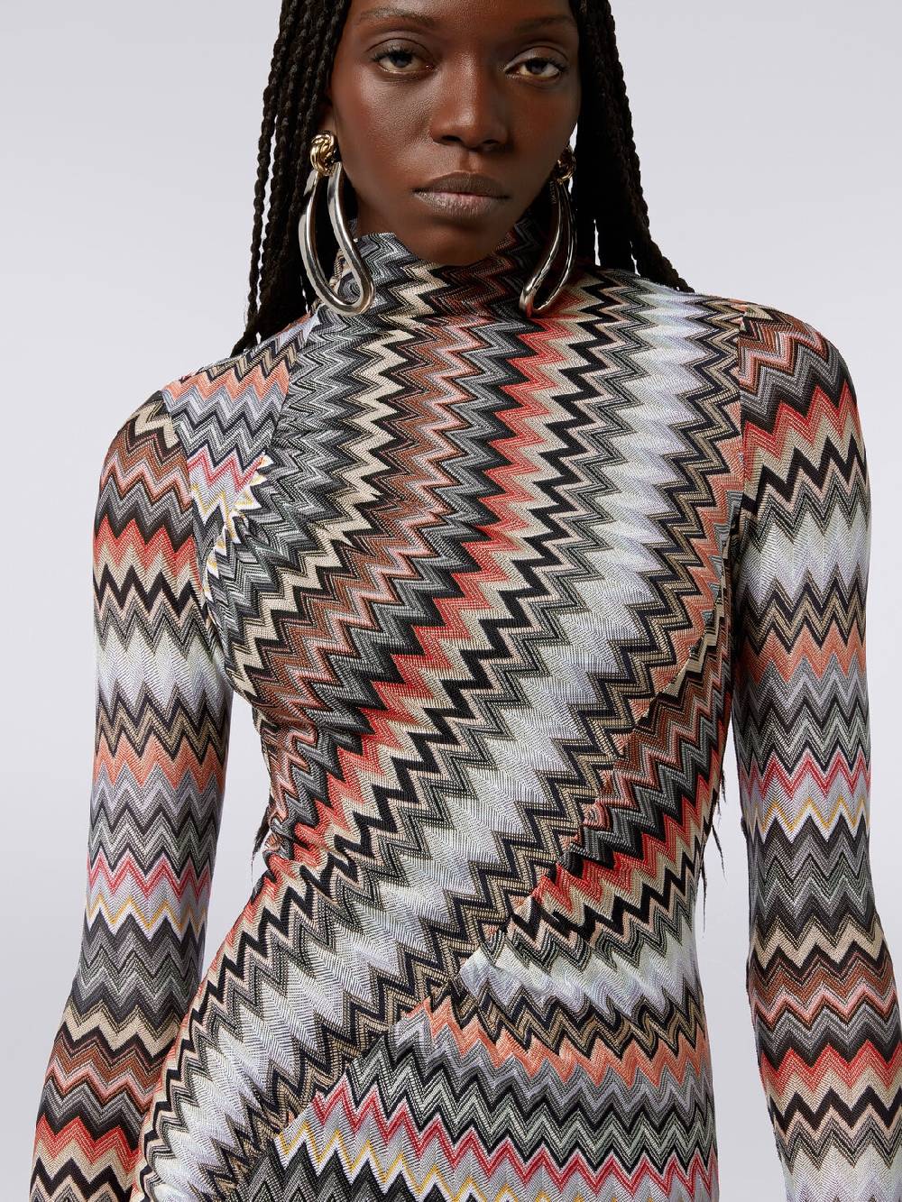 M Missoni Abito lungo con collo alto in cotone e viscosa zig zag con arricciature Promozione